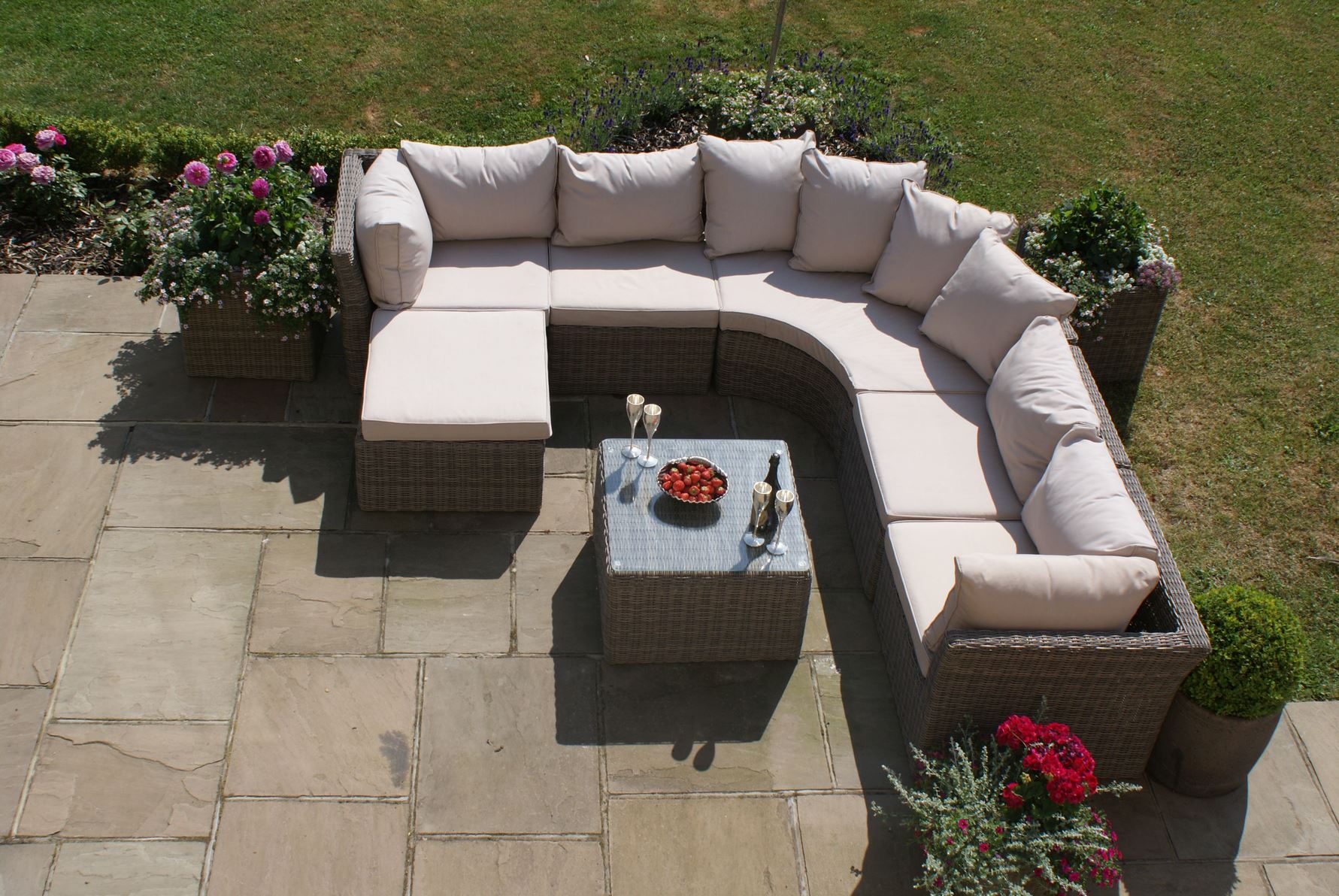 Maze Rattan Winchester Rounded Corner Group Cheshire Sandstone Supplies